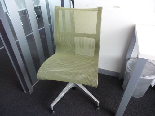 Lote 58 - Sillas fijas Herman Miller - Tate & Lyle