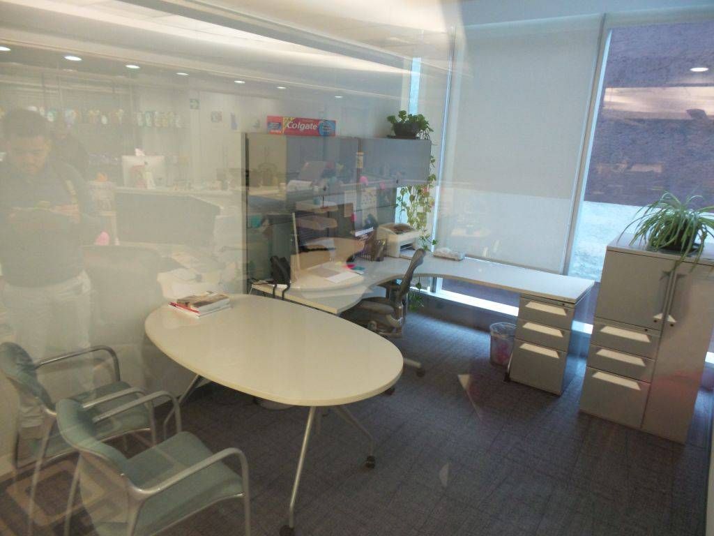 Lote 006 - Escritorio en escuadra con archiveros y gabinetes - Imagen 2