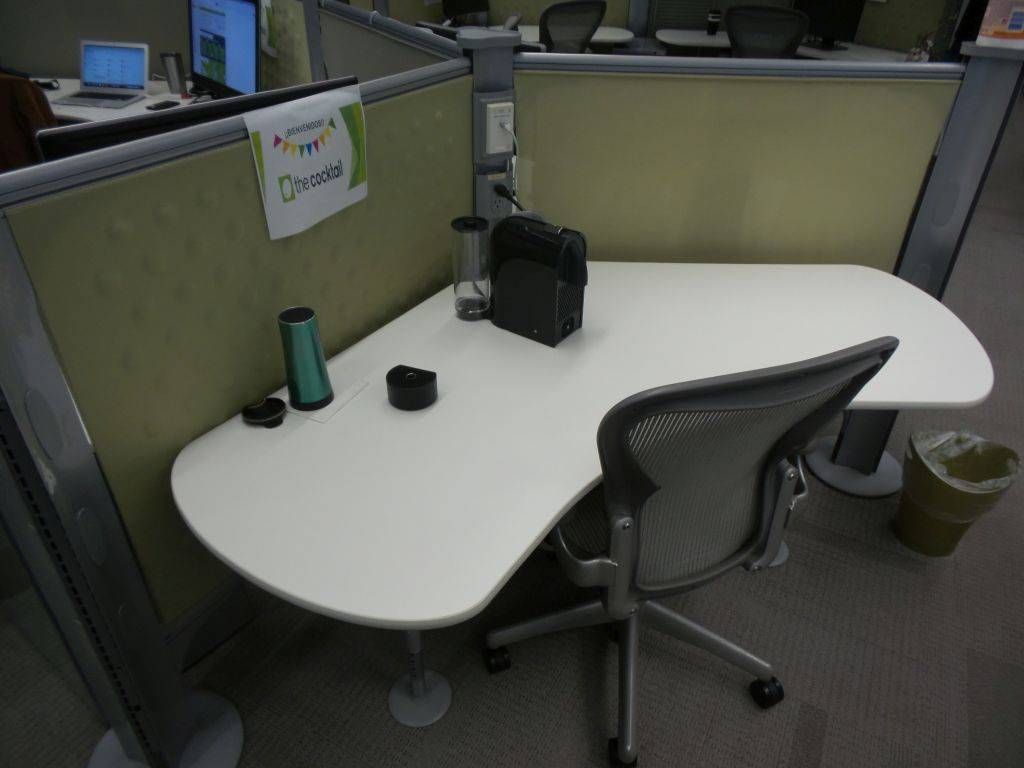 Lote 135 - Estación de trabajo para 9 personas - Imagen 7