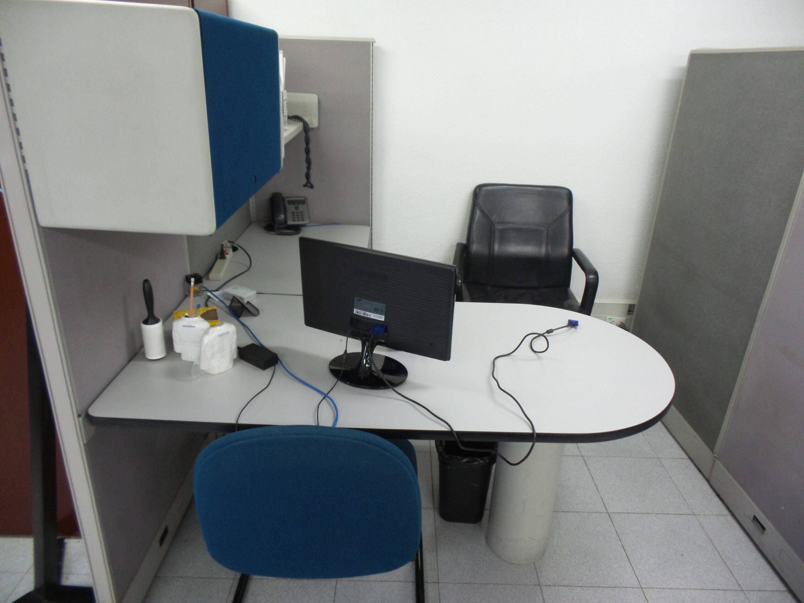 Lote 125 - Archivero con vidrio dividido en tres secciones con 5 puertas cada uno - Imagen 2