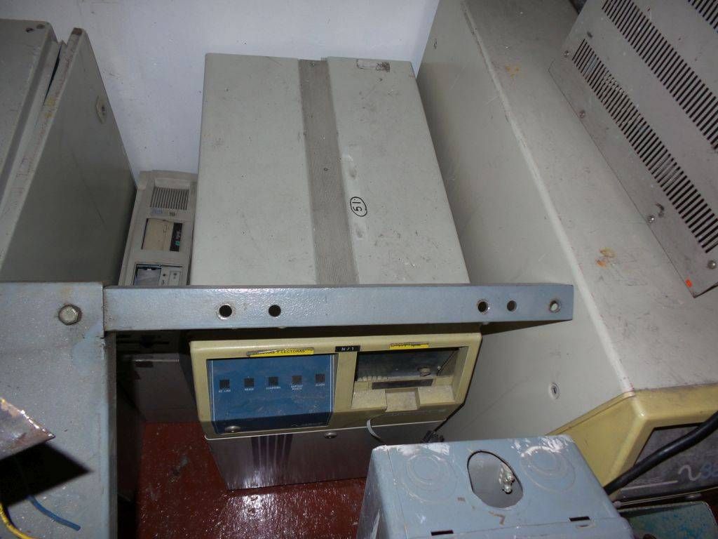 Lote 006 - Equipo eléctrico, UPS Best Power, Gabinetes y Motores - Imagen 17