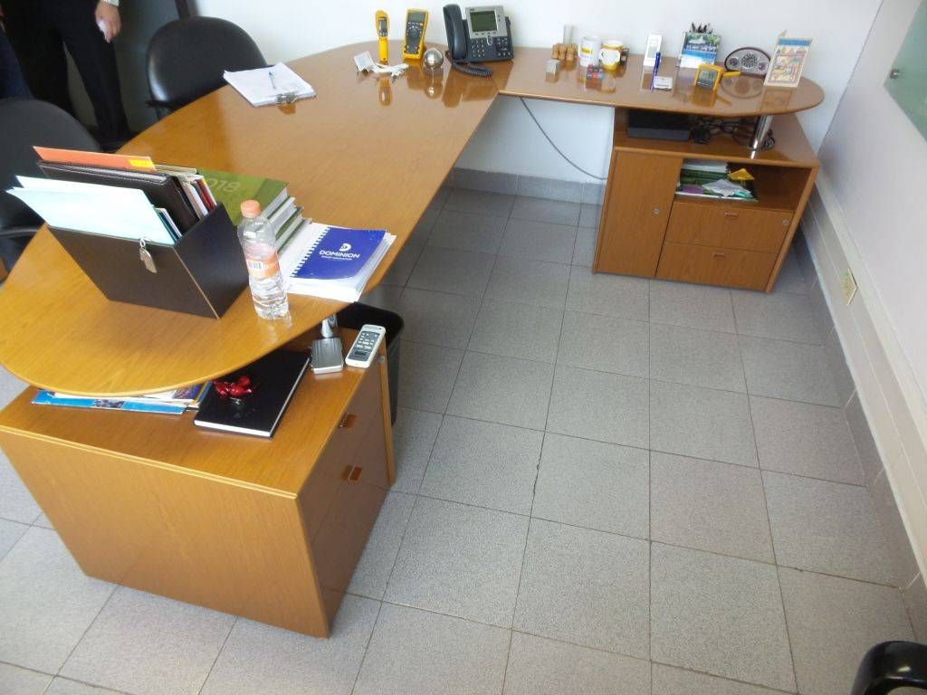 Lote 148 - Escritorio en L con 4 archiveros con credenza, dos metálicos y dos de madera - Imagen 3