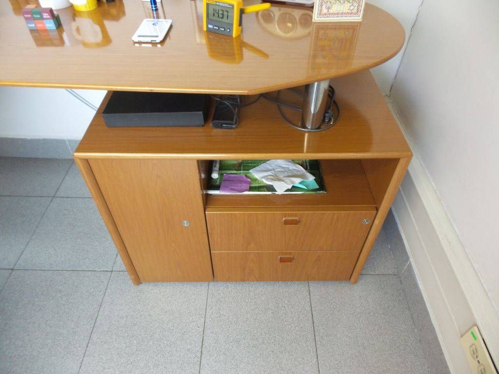 Lote 148 - Escritorio en L con 4 archiveros con credenza, dos metálicos y dos de madera - Imagen 10