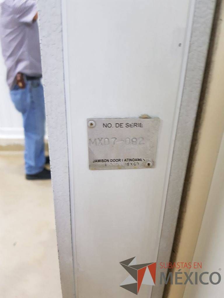 Lote 130 - Puerta para cámara fría, automatizada, no sirve sistema eléctrico - Imagen 4