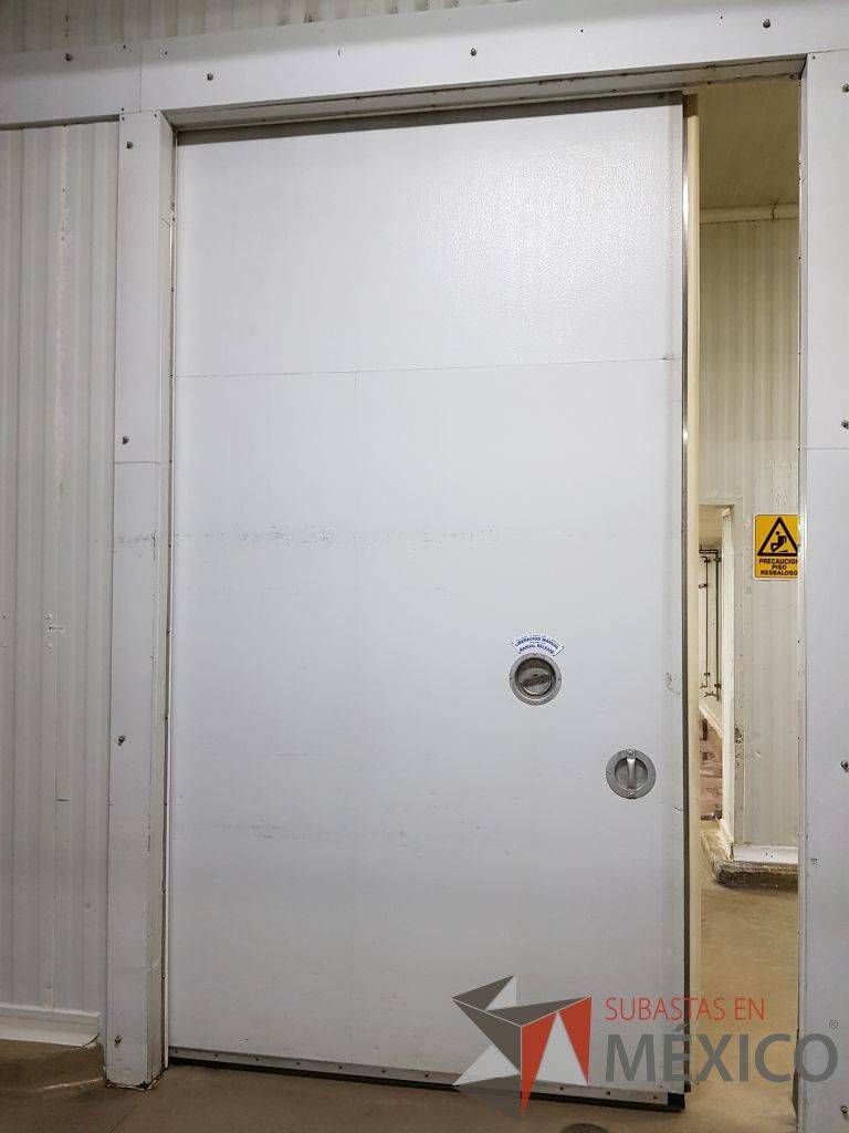 Lote 131 - Puerta para cámara fría, automatizada, no sirve sistema eléctrico - Imagen 6