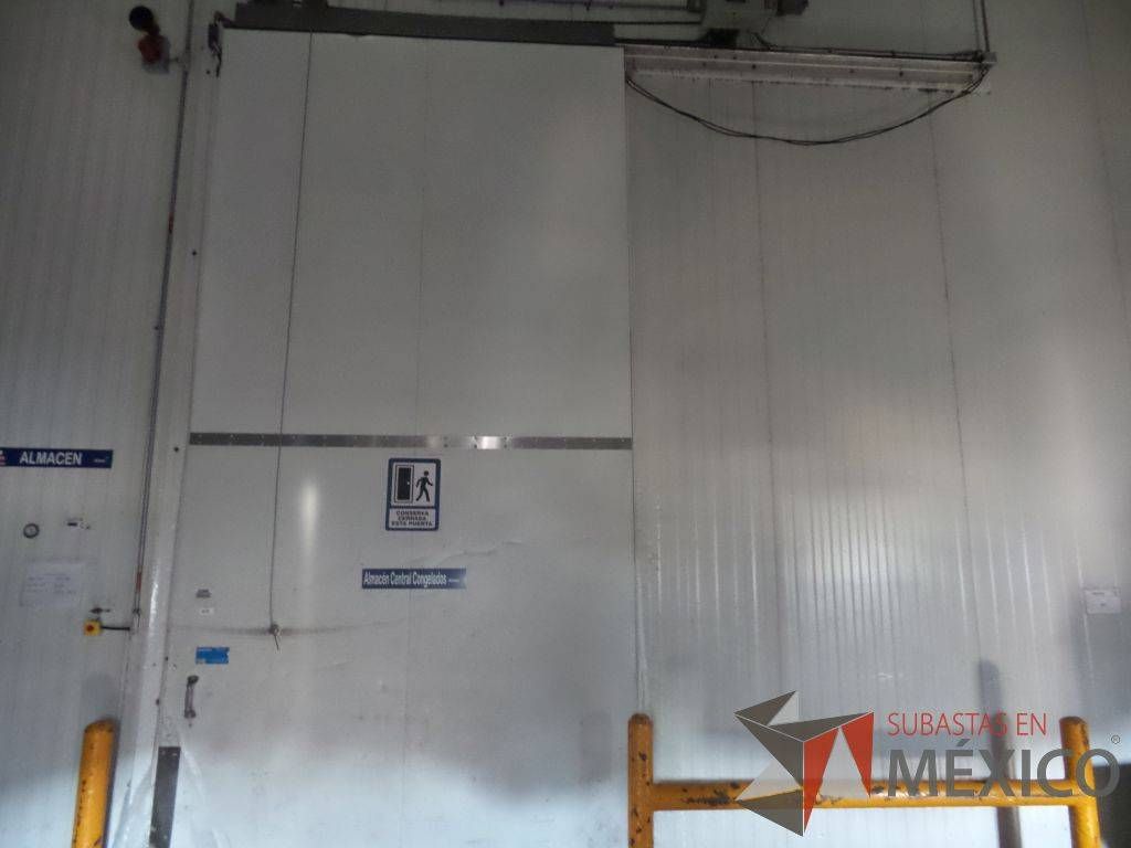 Lote 050 - Puerta para cámara fría, automatizada, no funciona sistema eléctrico - Imagen 2