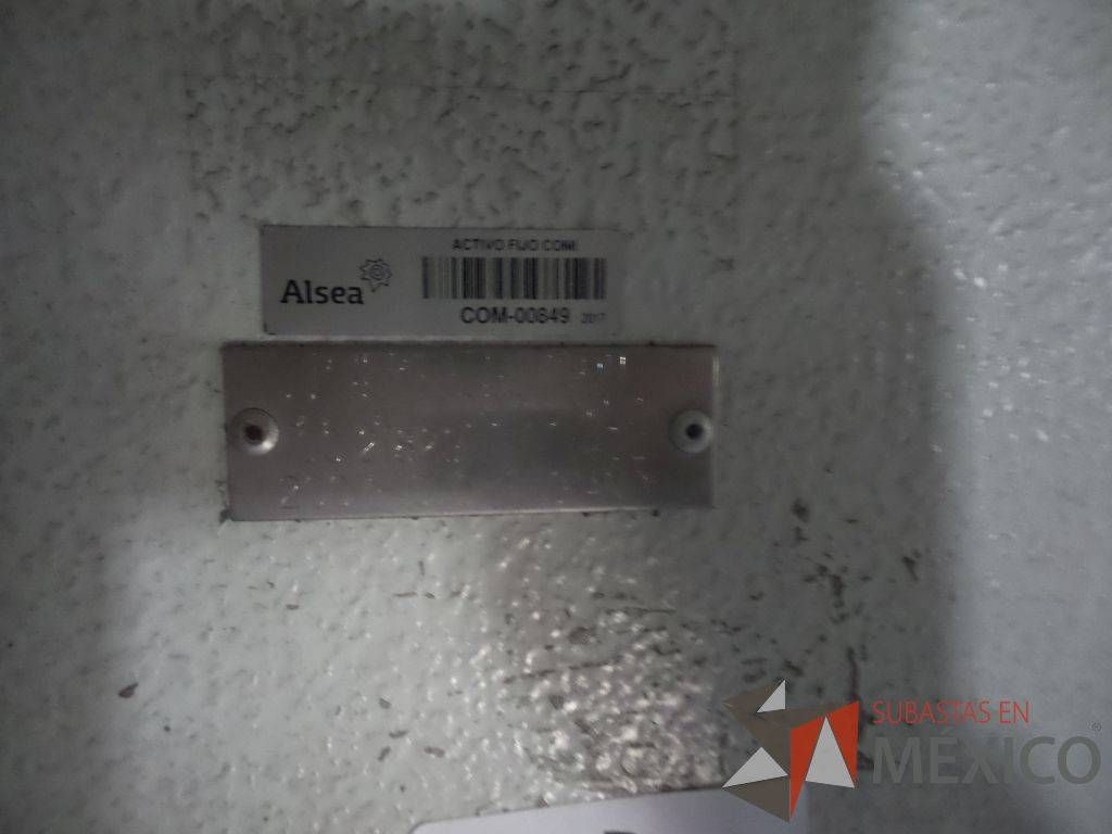Lote 050 - Puerta para cámara fría, automatizada, no funciona sistema eléctrico - Imagen 4