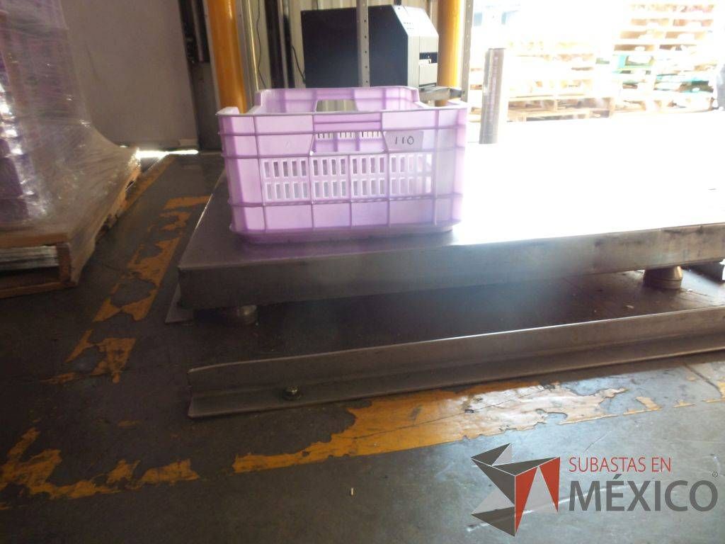 Lote 195 - 200 Cajas de plástico de colores .40 X .70 - Imagen 5