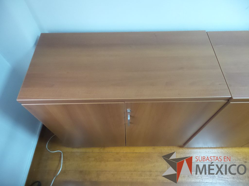 Lote 102 - 6 Muebles de seguridad en madera con 2 puerta y chapa ( tipo caja fuerte )