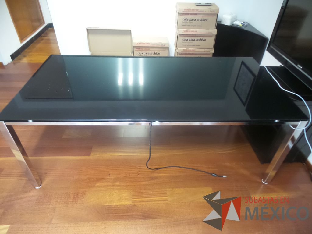 Lote 096 - Mesa de trabajo de dirección con superficie de cristal en color negro - Imagen 2