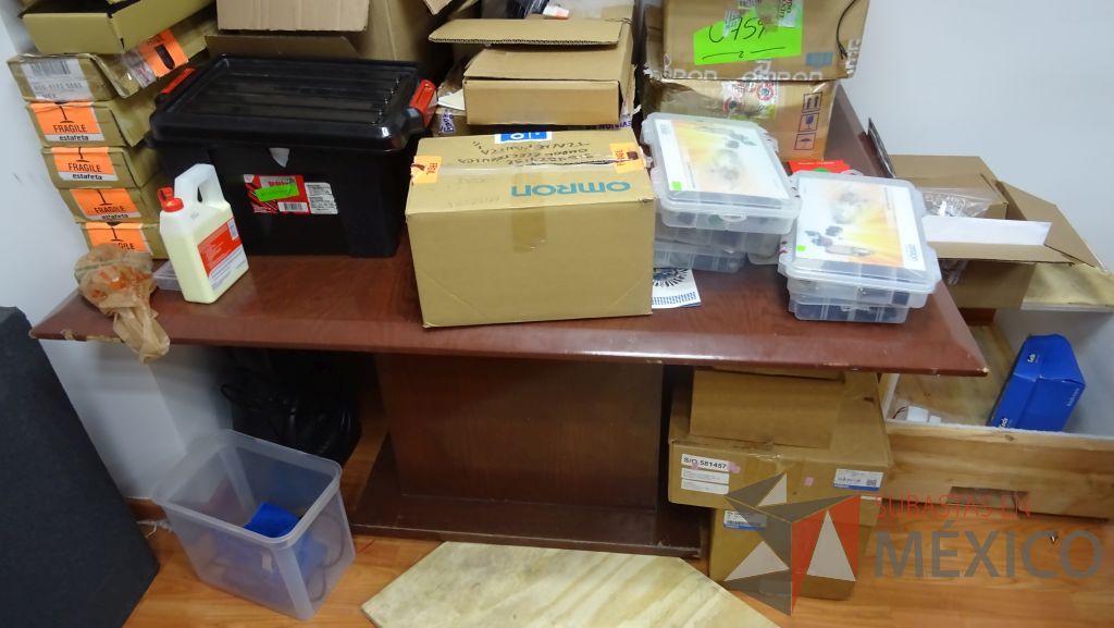 Lote 010 - Mesa para sala de juntas en 3 secciones - Imagen 4