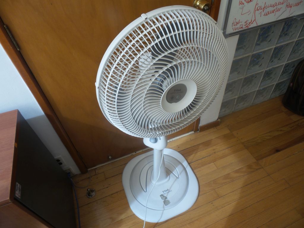 Lote 061 - 2 Ventiladores de pie color blanco marca T-fal, 3 velocidades (copia) - Imagen 4