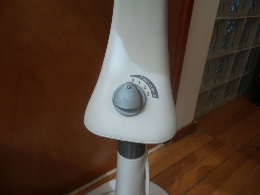 Lote 061 - 2 Ventiladores de pie color blanco marca T-fal, 3 velocidades (copia) - Imagen 6