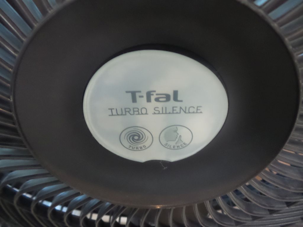 Lote 071 - 2 Ventiladores de pared color negro marca T-fal, 3 velocidades - Imagen 9
