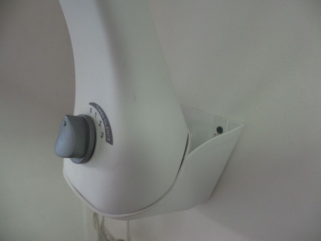 Lote 136 - 5 Ventiladores de pared color blanco marca T-fal, 3 velocidades - Imagen 16