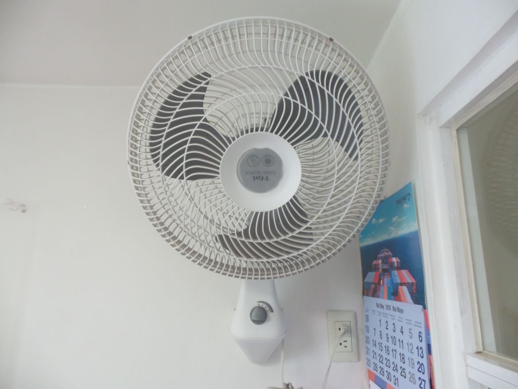 Lote 056 - 2 Ventiladores de pared color blanco marca T-fal, 3 velocidades - Imagen 8