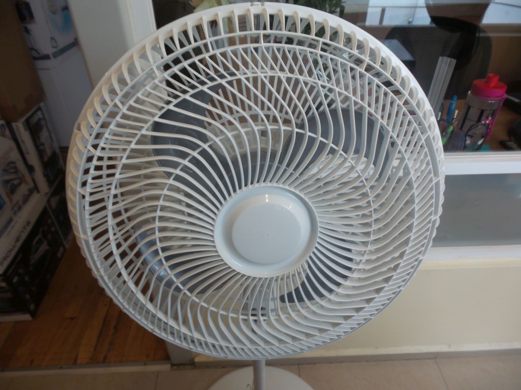 Lote 061 - 2 Ventiladores de pie color blanco marca T-fal, 3 velocidades (copia) - Imagen 12