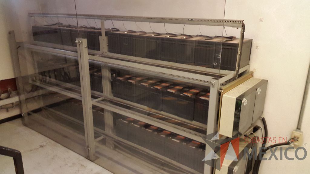 Lote 011 - UPS con Banco de baterias marca SIEMENS, modelo 5230, capacidad 30 KVA - Imagen 2