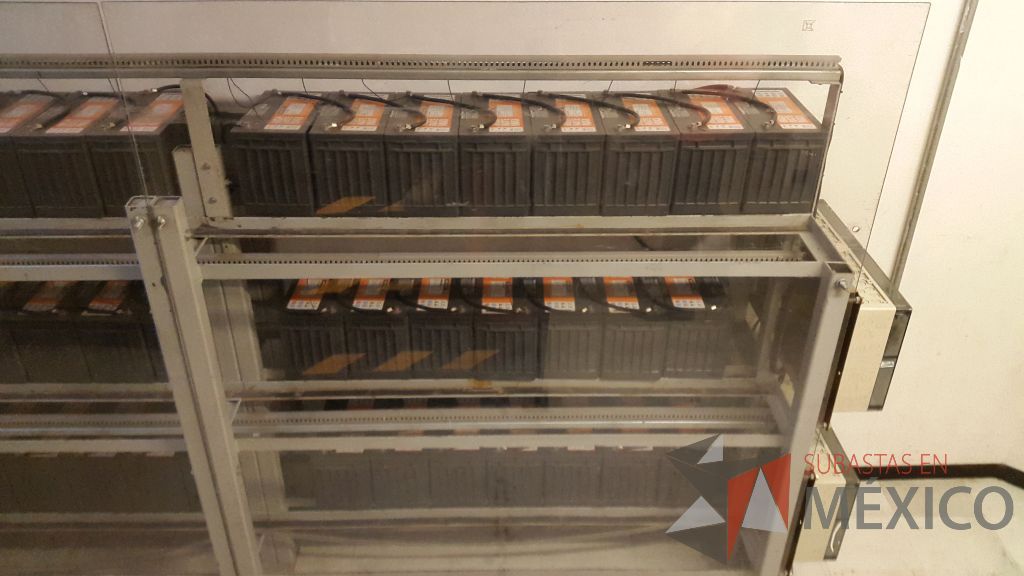 Lote 011 - UPS con Banco de baterias marca SIEMENS, modelo 5230, capacidad 30 KVA - Imagen 4