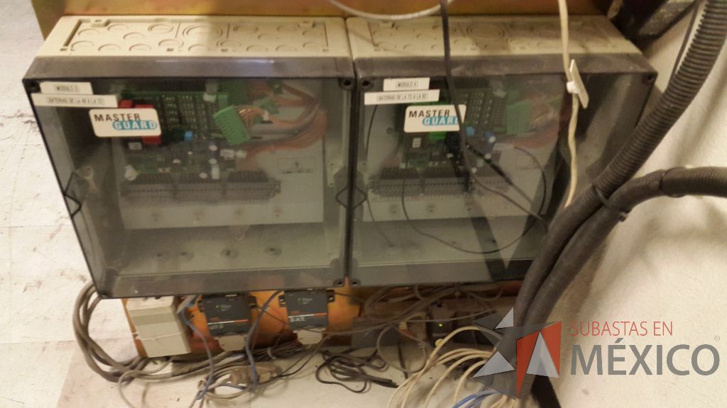 Lote 011 - UPS con Banco de baterias marca SIEMENS, modelo 5230, capacidad 30 KVA - Imagen 7