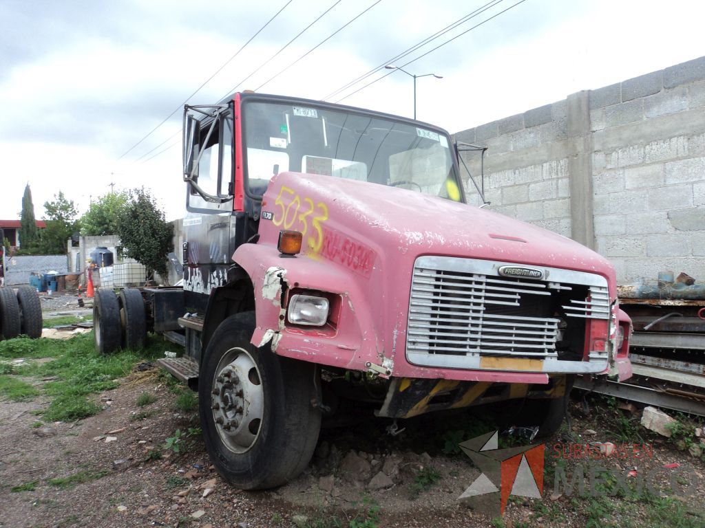 Lote 005 - Camión, FREIGHTLINER, FL70, 2003