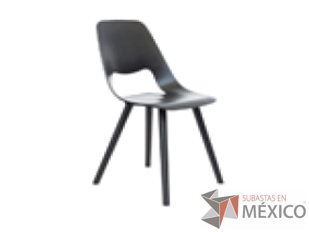 Lote 032 - Jill. Con respaldo y asiento continúo en madera curveado y fexible color negro.