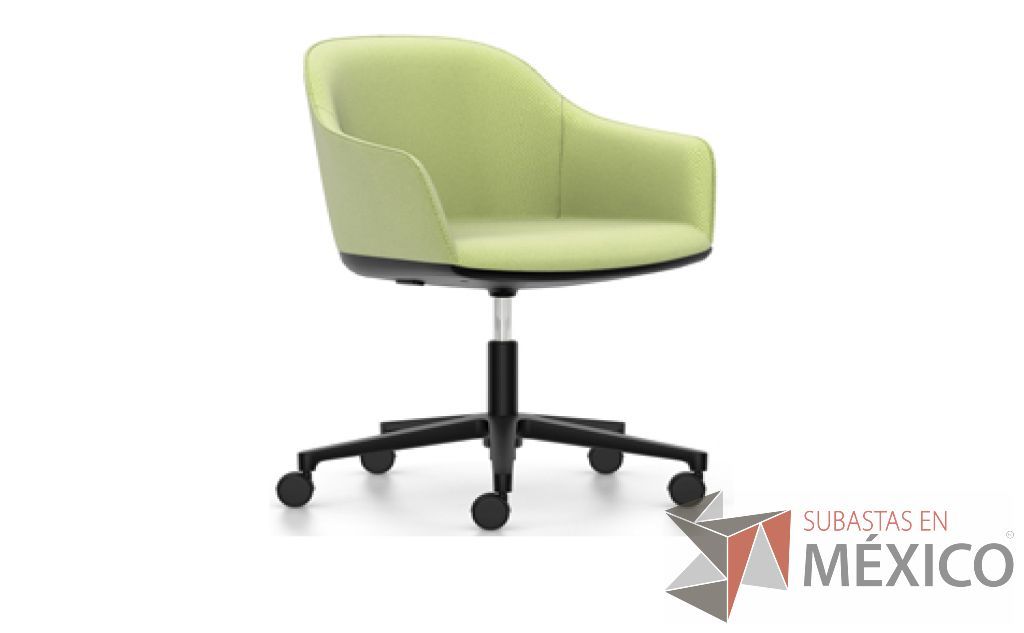 Lote 040 - Softshell laser light grey/pastel Green base negra 5 ruedas. con respaldo y asiento tapizado en tela.
