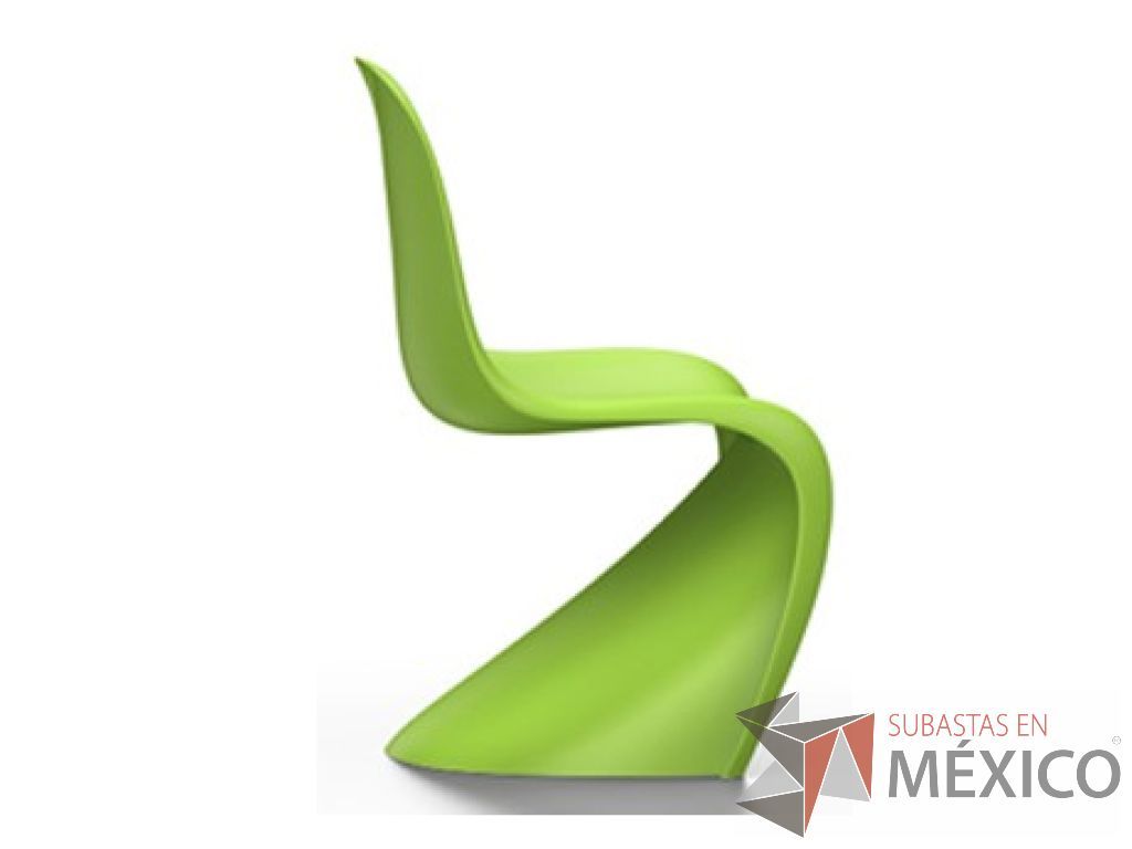 Lote 069 - Panton dark lime. Silla de polipropileno teñido, en acabado mate.