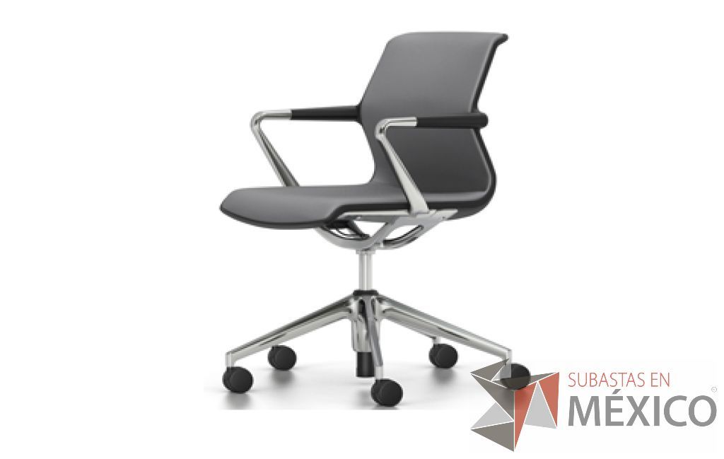 Lote 136 - Unix. Respaldo y asiento con malla Silk Mesh, bastidor posterior negro y estructura de aluminio pulido.