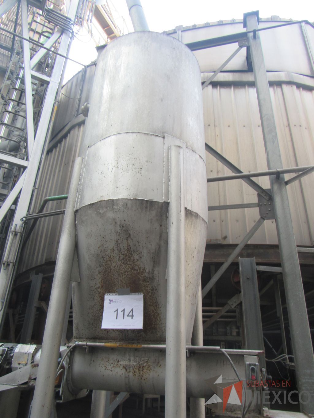 Lote 114 - Tolva tipo cilíndrica vertical fabricada en acero al carbon de 1/8 de espesor - Imagen 2