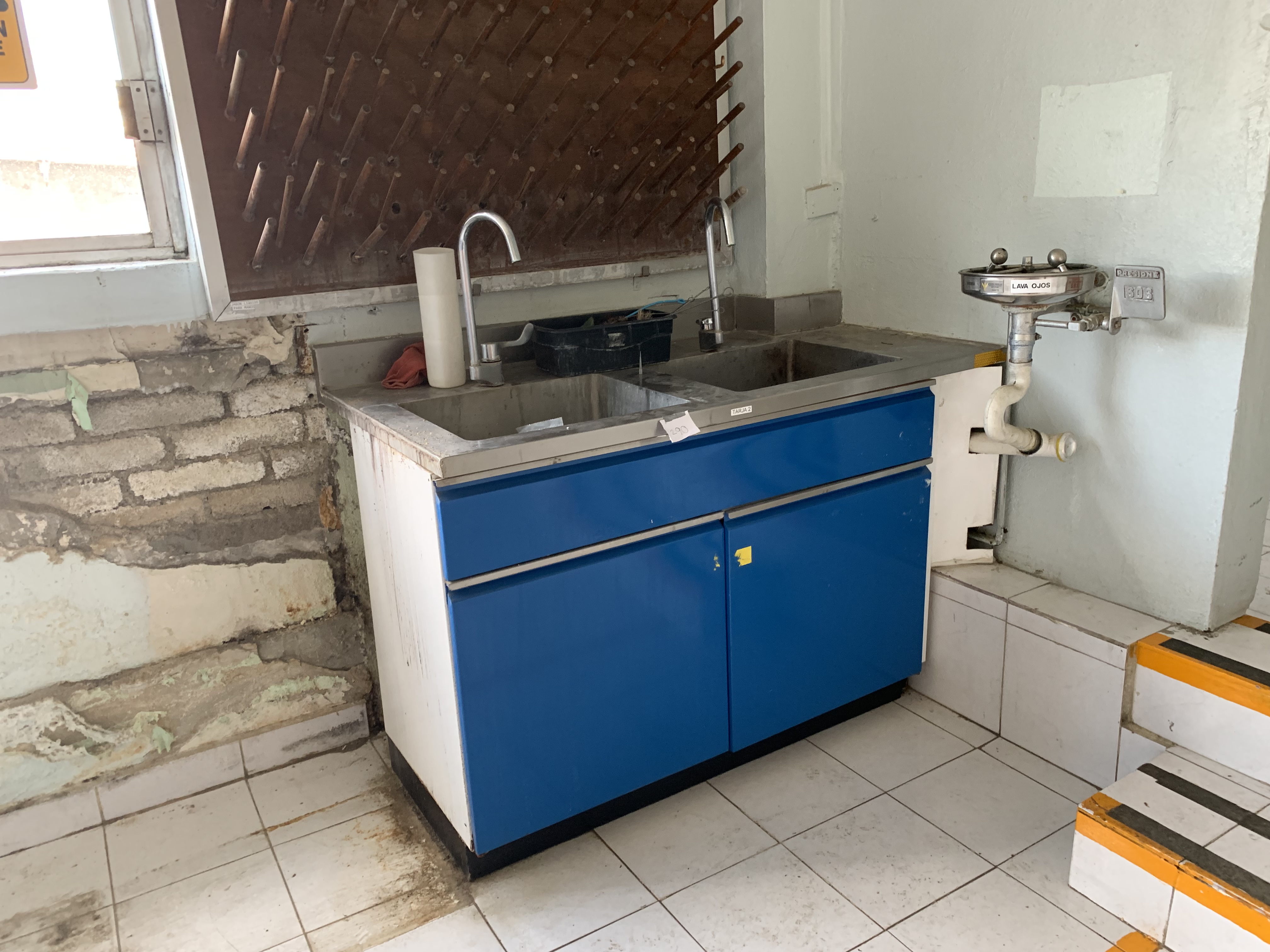 Lote 290 - Mueble con Tarja doble - Imagen 3