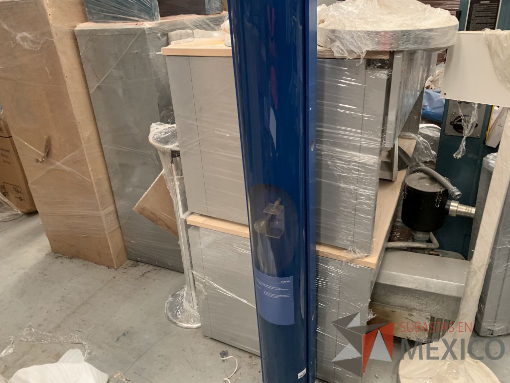 Lote 007 - Lote con más de 1,700 artículos, Stand´s, Marcos de Acero y Mobiliario (más de 550 sillas), Unifila, Tarimas... - Imagen 70