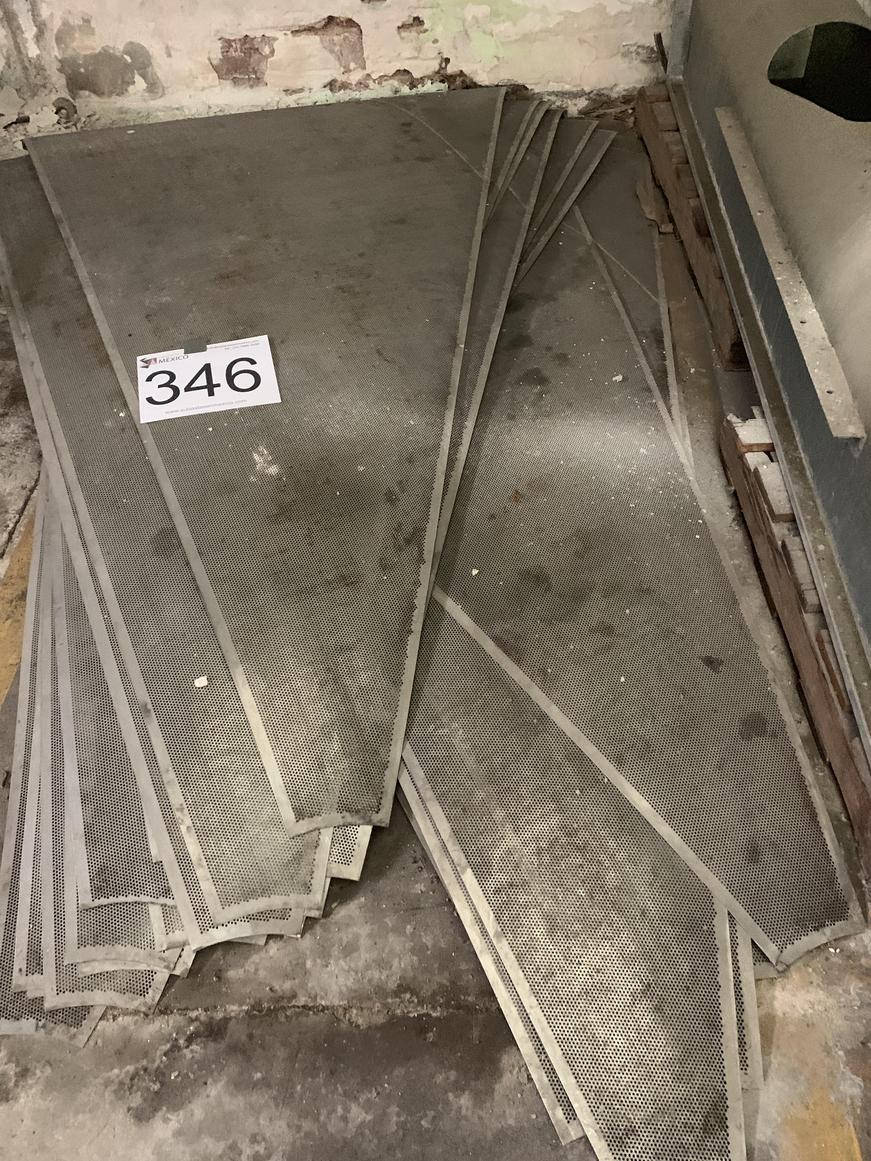Lote 346 - 27 Mallas triangulares para fonde de tinas de remojo de 2.80 largo x 1.68 m ancho - Imagen 2