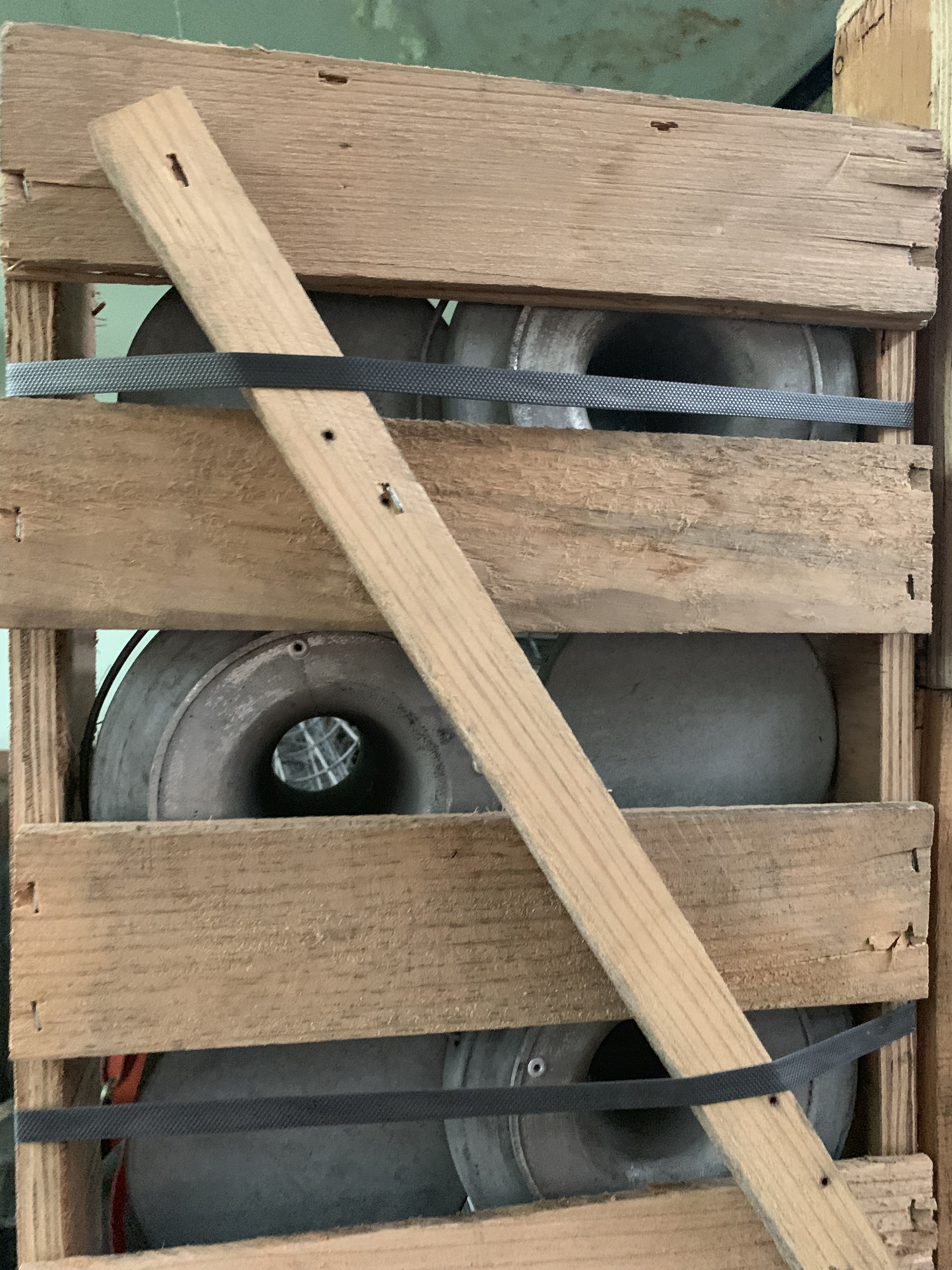 Lote 341 - 96 Esqueletos para mangas de separadores de polvo 5 pulg de diametro X 3 m de largo - Imagen 2