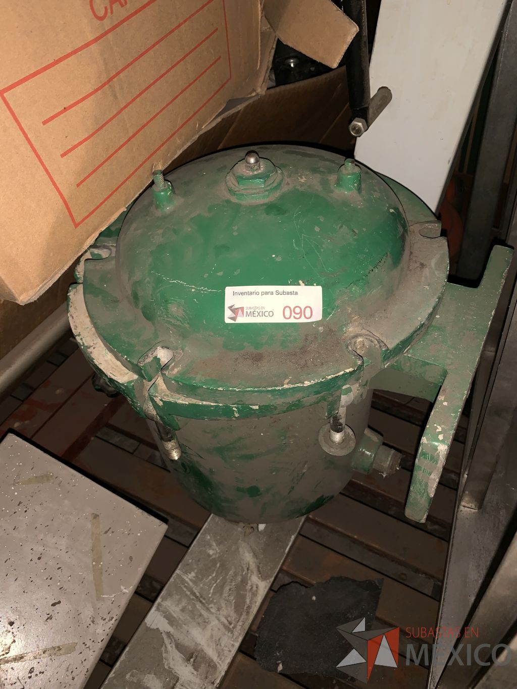 Lote 015 - Transformador Seco 75 KVA de 480 a 220, Compresor, Hidroneumático, Motores, ,etc. - Imagen 8