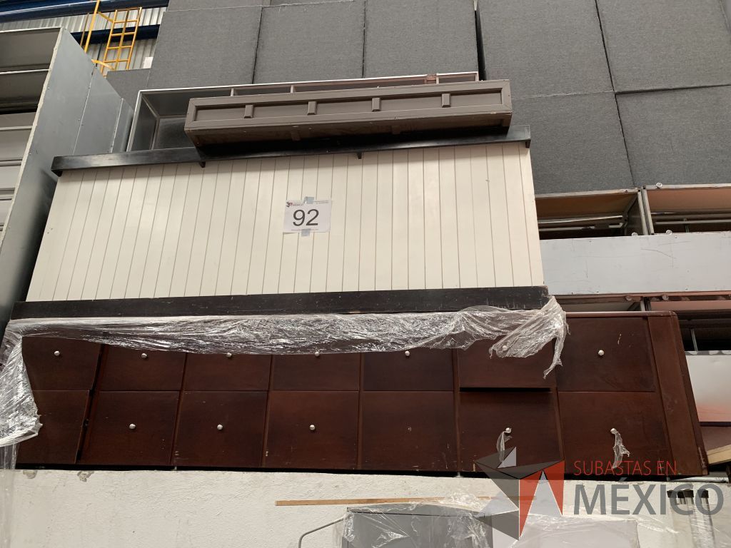 Lote 007 - Lote con más de 1,700 artículos, Stand´s, Marcos de Acero y Mobiliario (más de 550 sillas), Unifila, Tarimas... - Imagen 368