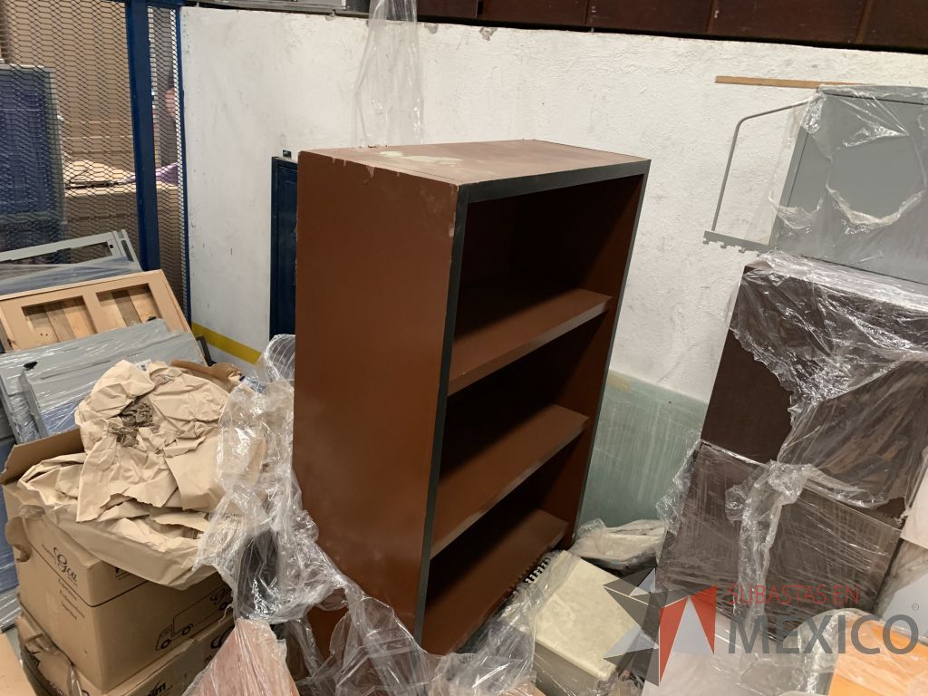 Lote 007 - Lote con más de 1,700 artículos, Stand´s, Marcos de Acero y Mobiliario (más de 550 sillas), Unifila, Tarimas... - Imagen 370