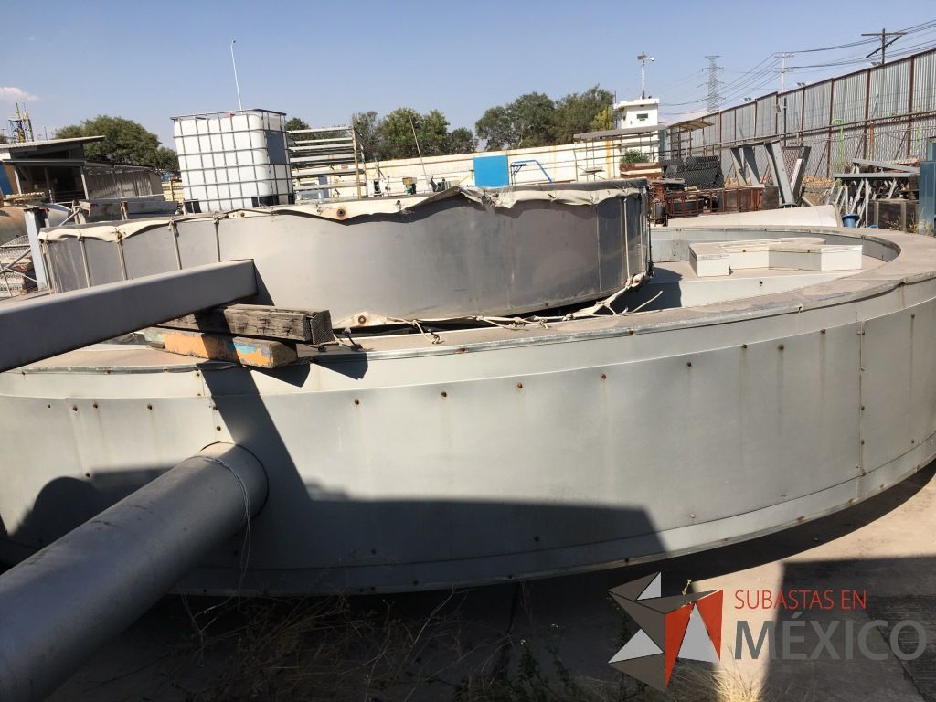 Lote 001 Contiene 2 Estructuras para anuncios espectaculares desmontadas en PB - Imagen 3