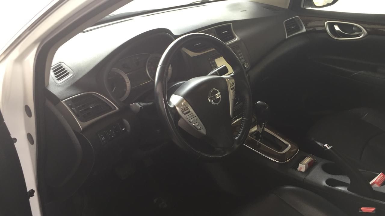 Lote 001 - Automóvil Nissan Sentra 4Puertas Exclusive, Año 2016 - Imagen 8