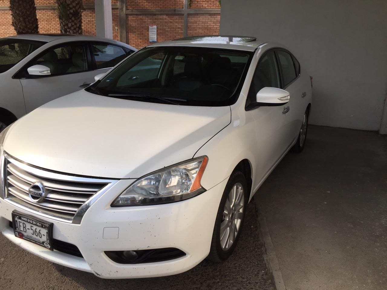 Lote 001 - Automóvil Nissan Sentra 4Puertas Exclusive, Año 2016