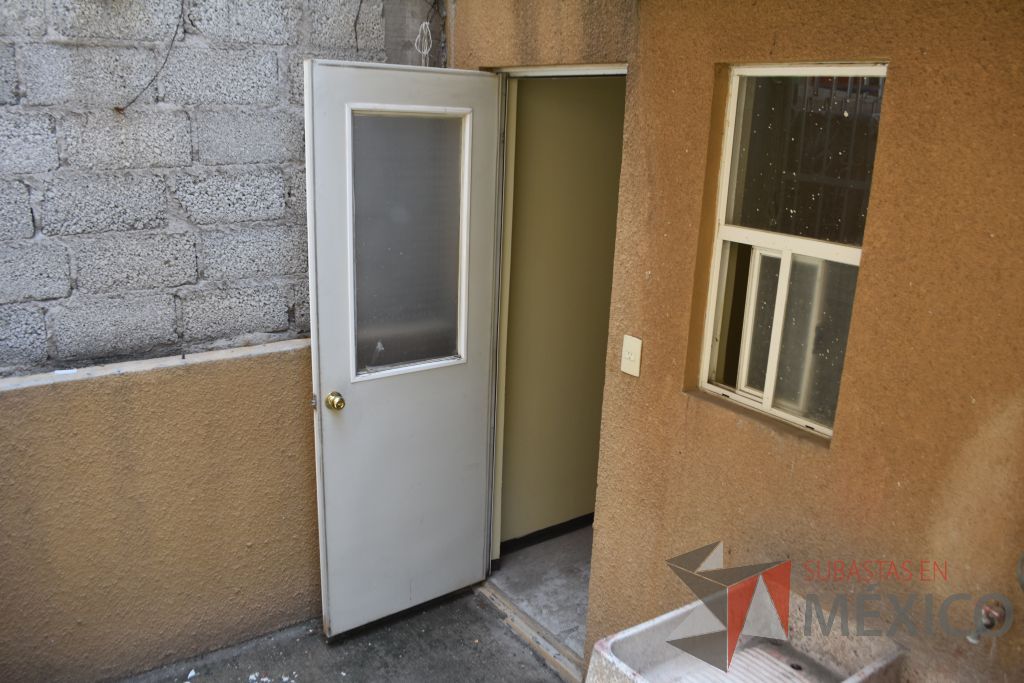 Lote 002 - Casa Habitación ubicada en Tecámac, 3 niveles, 4 recámaras, 2 baños y medio - Imagen 59