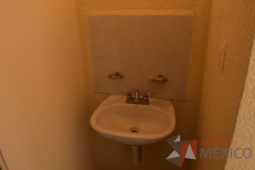 Lote 002 - Casa Habitación ubicada en Tecámac, 3 niveles, 4 recámaras, 2 baños y medio - Imagen 24