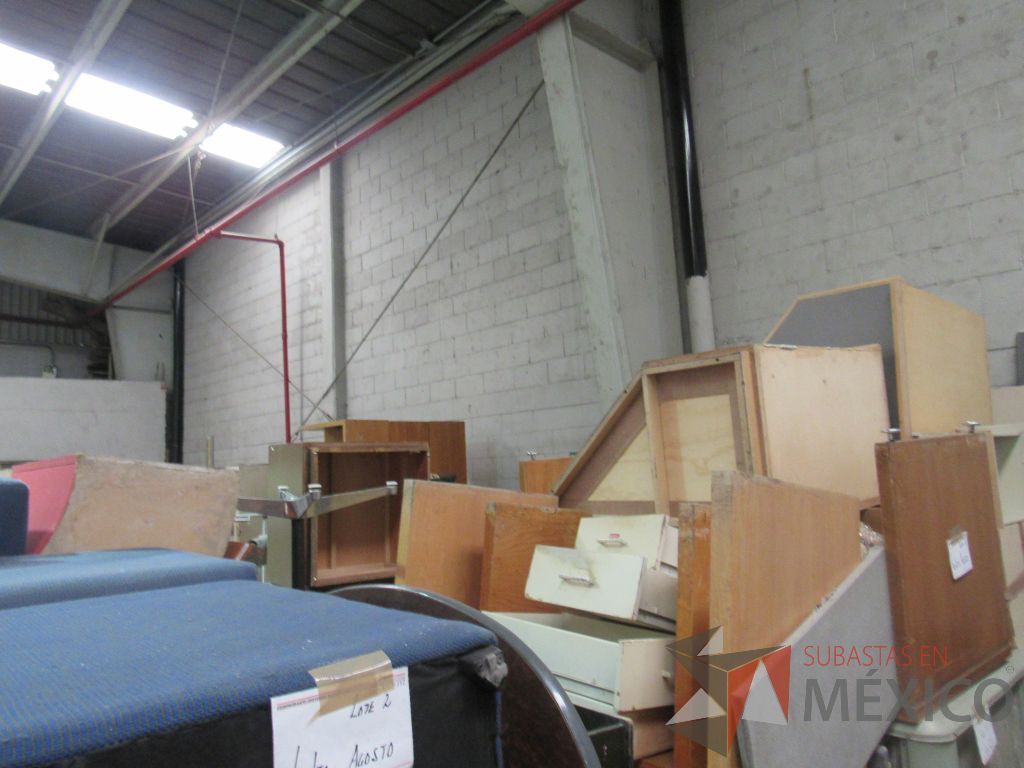 Lote 002 - 3 Cajas fuertes, 2 UPS, 3 archiveros, 4 sillones... - Imagen 87