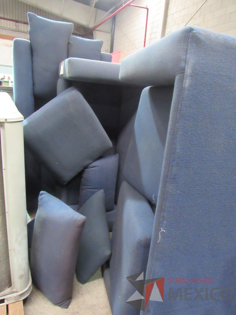 Lote 002 - 3 Cajas fuertes, 2 UPS, 3 archiveros, 4 sillones... - Imagen 79