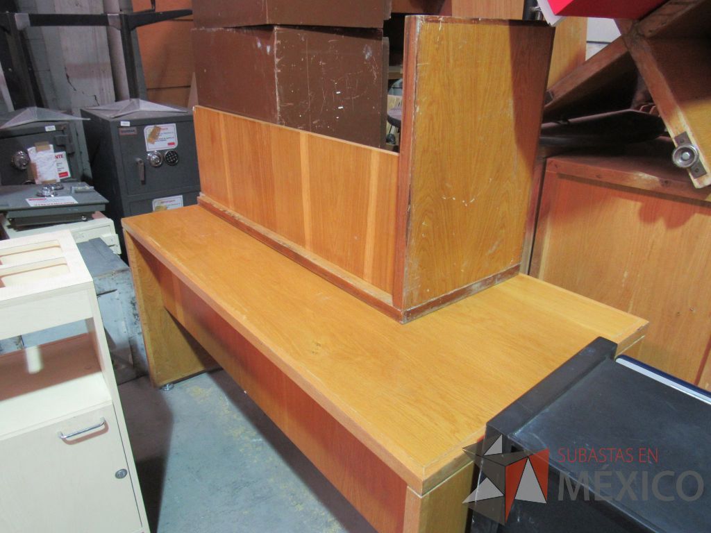 Lote 002 - 3 Cajas fuertes, 2 UPS, 3 archiveros, 4 sillones... - Imagen 71