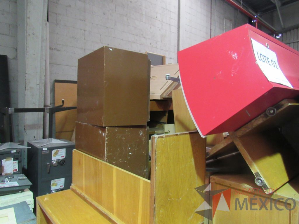 Lote 002 - 3 Cajas fuertes, 2 UPS, 3 archiveros, 4 sillones... - Imagen 70