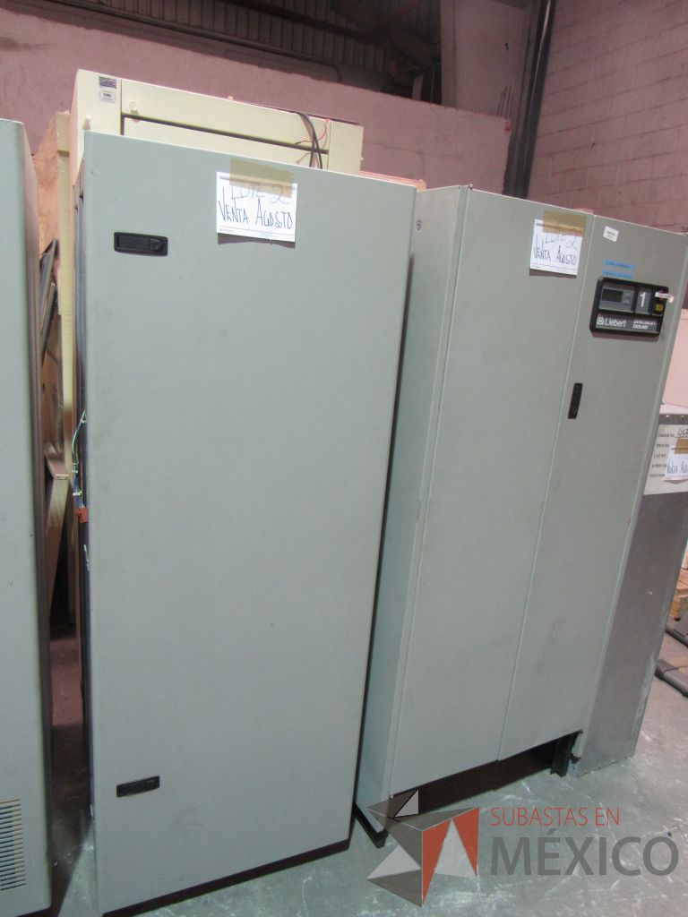 Lote 002 - 3 Cajas fuertes, 2 UPS, 3 archiveros, 4 sillones... - Imagen 63