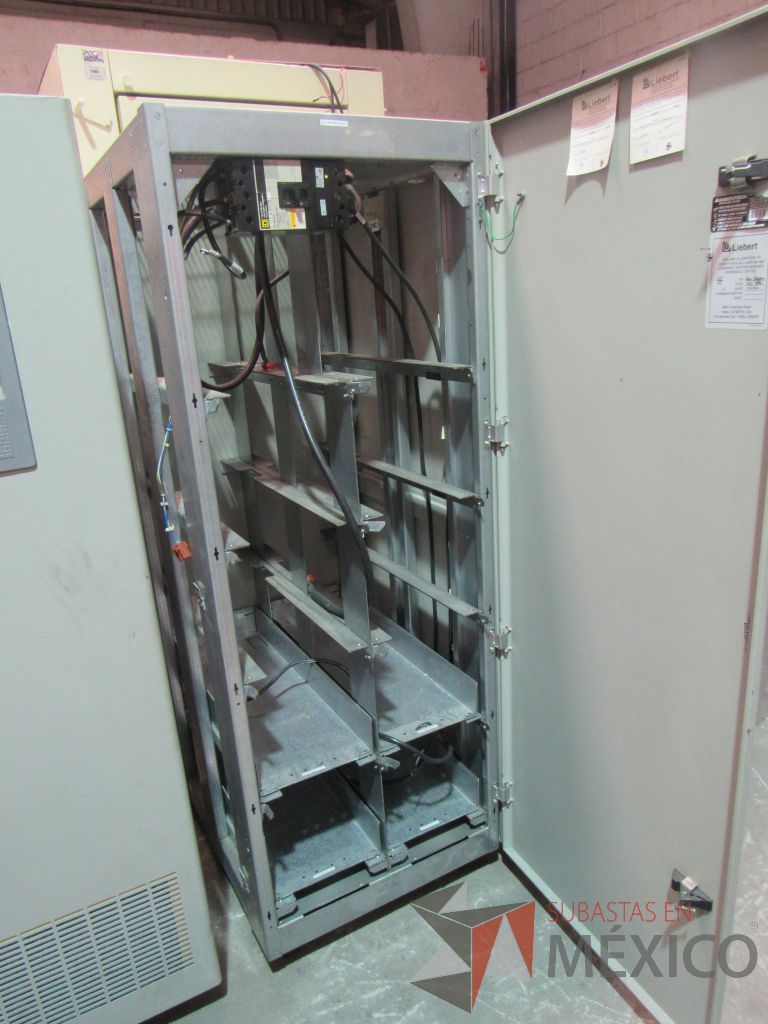 Lote 002 - 3 Cajas fuertes, 2 UPS, 3 archiveros, 4 sillones... - Imagen 60
