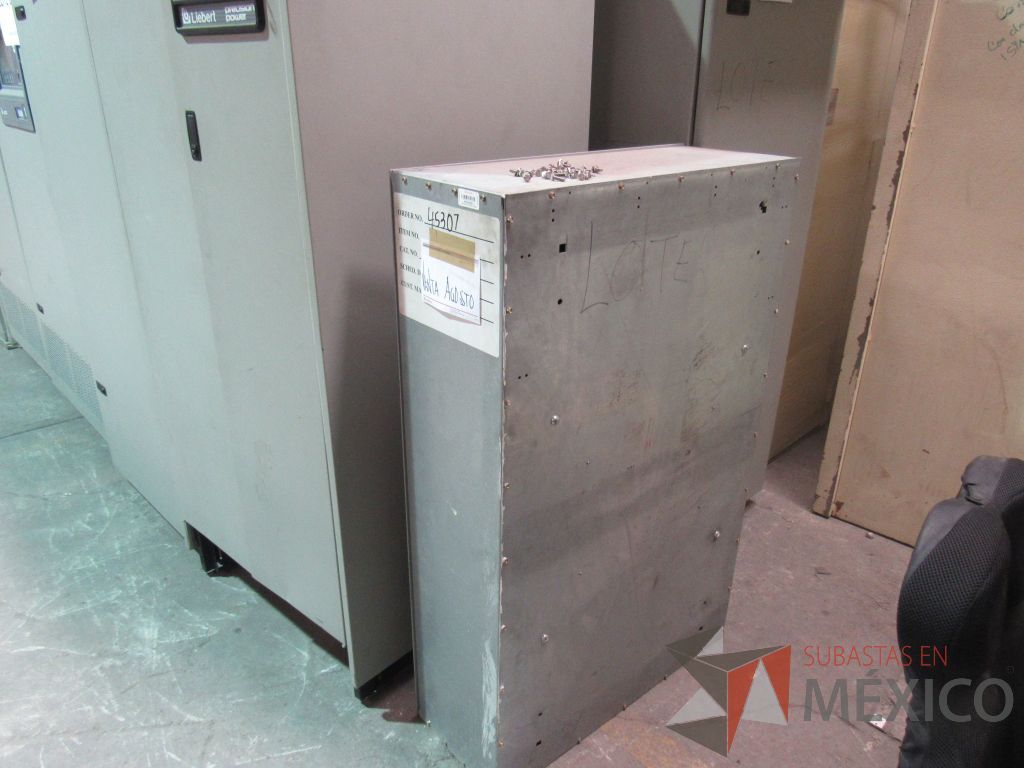 Lote 002 - 3 Cajas fuertes, 2 UPS, 3 archiveros, 4 sillones... - Imagen 42