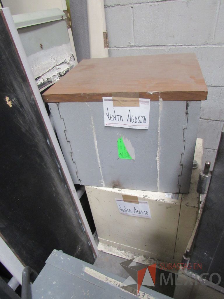 Lote 002 - 3 Cajas fuertes, 2 UPS, 3 archiveros, 4 sillones... - Imagen 39